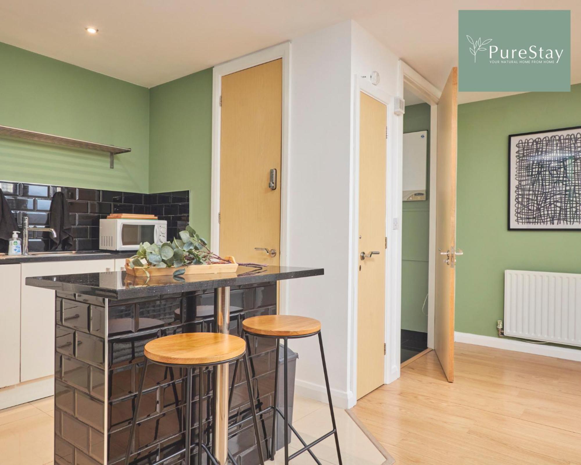 Superb House Manchester Near Etihad With Free Parking Sleeps 8 Ngoại thất bức ảnh