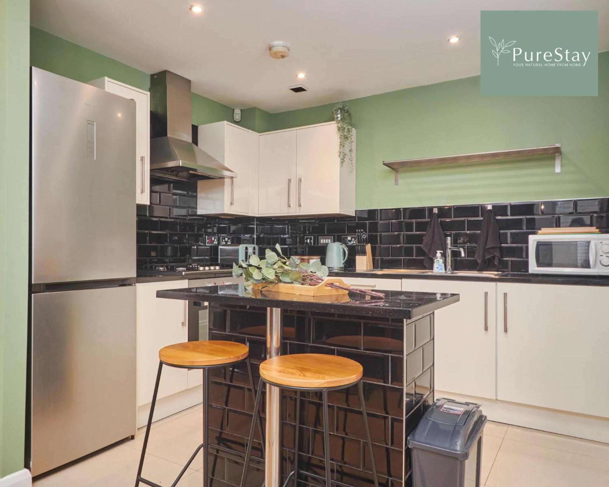 Superb House Manchester Near Etihad With Free Parking Sleeps 8 Ngoại thất bức ảnh